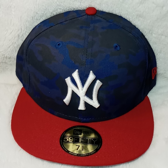 M.L.B. N.Y. Yankees  7 5/8 - Picture 1 of 7